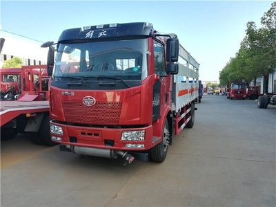 國(guó)六新規(guī)下危險(xiǎn)品貨物運(yùn)輸車(chē)整車(chē)價(jià)格變化及其影響因素分析